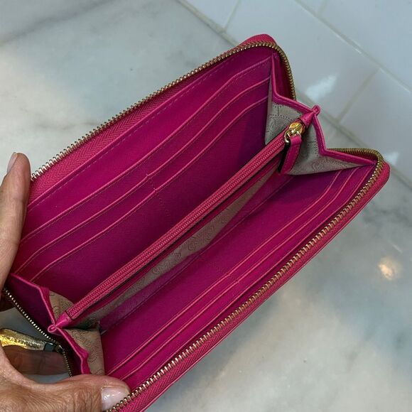 Michael Kors Ostrich Leather Full Zip Jet Set Continental Wallet - Picture 13 of 14